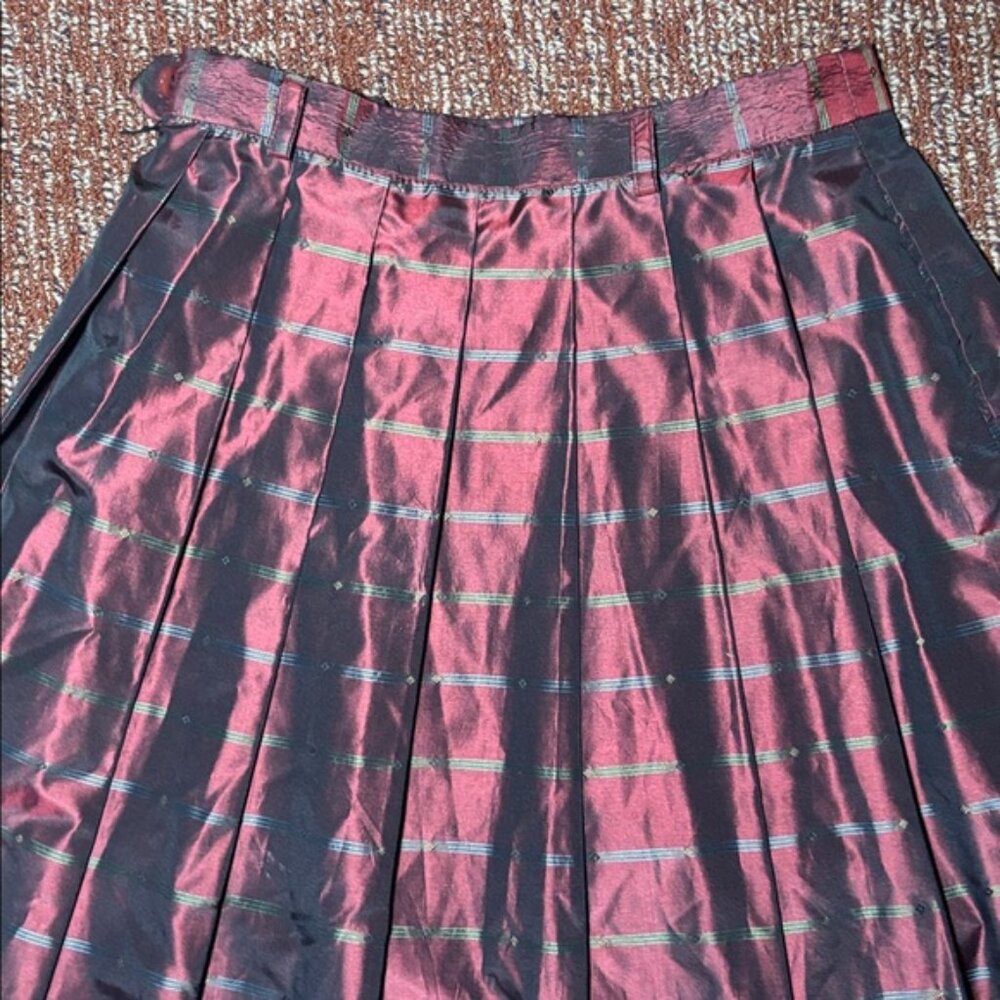 Vintage Windsor (west Germany) pleated burgundy & green 100% silk A-Line Skirt 0 - Picture 2 of 11